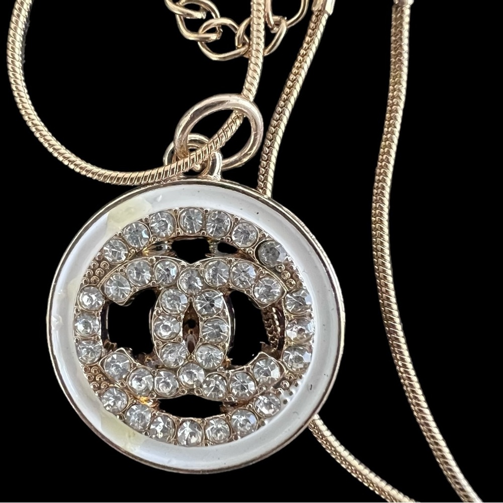 Gold stamped pendant white rhinestones, 16in chain